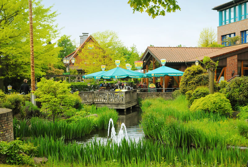 Walsumer Brauhaus mit Brunnen